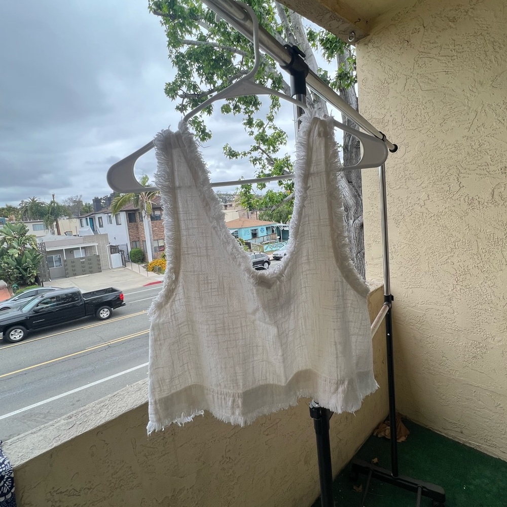 Urban linen white tank
